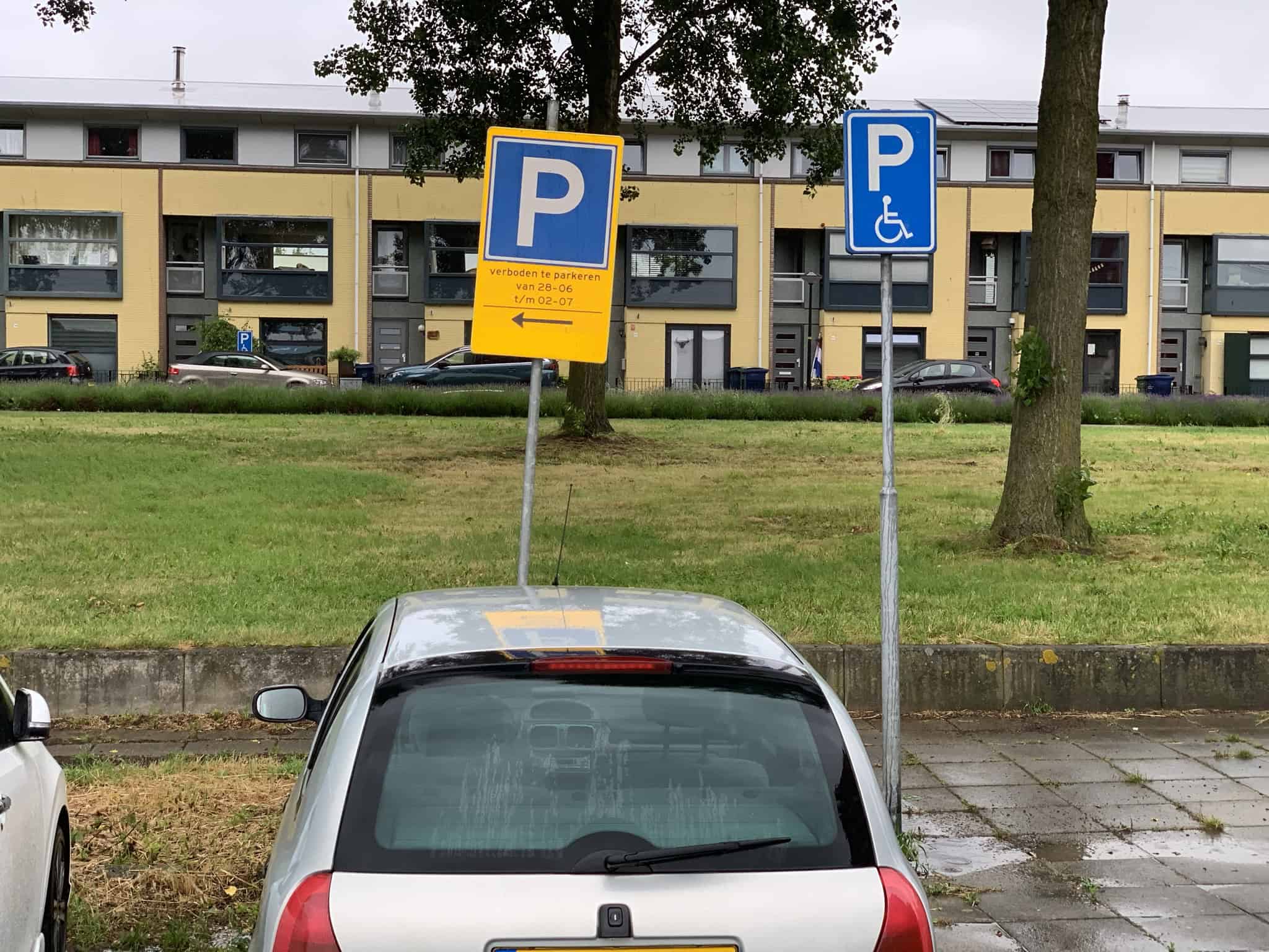 Parkeer overlast Pastelstraat - straightfrom.nl