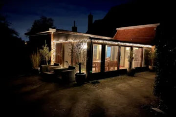 straightfrom.be - veranda met sfeerverlichting
