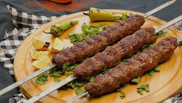 3 spiesen Adana Kebab - straightfrom.nl